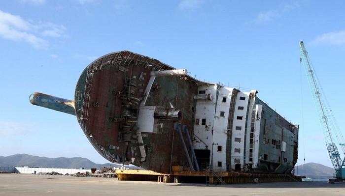 Sau 4 năm ròng rã, 5 gia đình nạn nhân cuối cùng trong vụ chìm phà Sewol đồng ý dừng công việc tìm kiếm